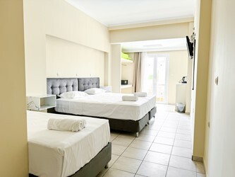 Triple Room Superior Side Pool View