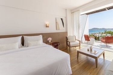 Double Room Panoramic Guestroom LUX ME with Sea View