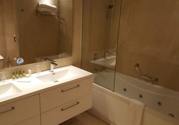 Deluxe Beach Front Suite
