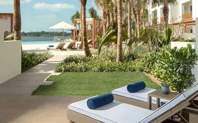 Lagoon Beach Room