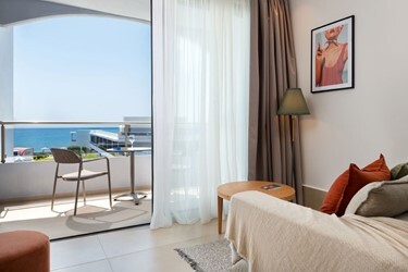 Junior Suite Lifestyle with Sea View