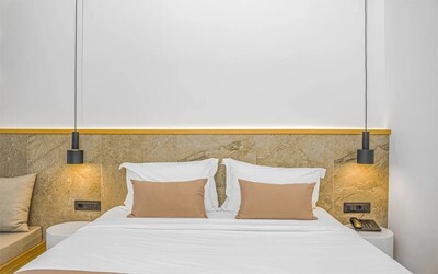 Elegant Double Room Inland View