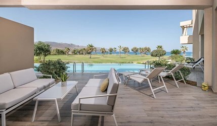 Family Suite Sharing Pool Side Sea View