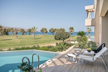 Family Suite Sharing Pool Side Sea View