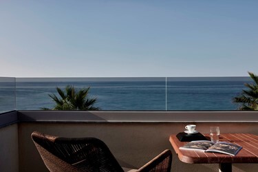 Executive Suite Sea Front with Jacuzzi