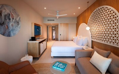 Double Superior Room Garden View Sharing Pool