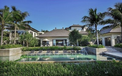 Ritz-Carlton Oceanfront Villa with Private Pool (3 спальни)