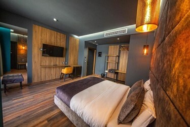 Deluxe Double No View with Balcony