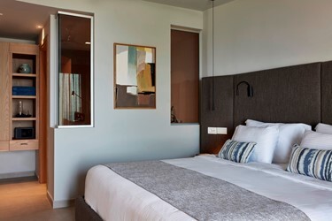 Executive Suite Sea Front with Private Pool