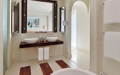 Lagoon Beach Suite