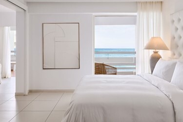 White Suite Sea View