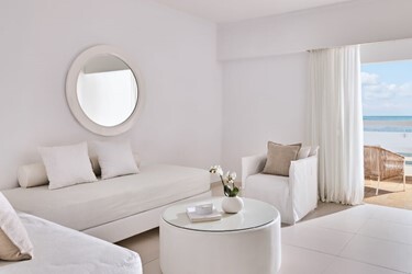 White Suite Sea View