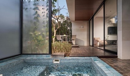 Family Loft Suite with Spa Bath
