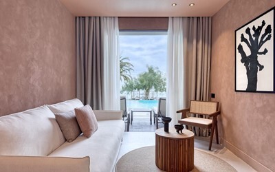 Family Sapphire Sublime Retreat Swim Up for 2 Persons Max 3 Adults or 2 Chd HB