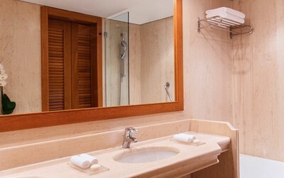 Palace Luxury Suite Panoramic Sea View