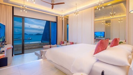 Yaya Ocean Pool Suite