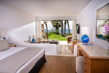 Executive Beach Suite Sea View