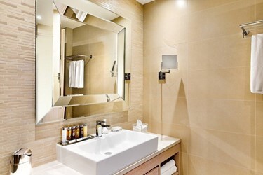 Deluxe 2-Bedroom Bungalow Suite Pr.Garden Beachfr.