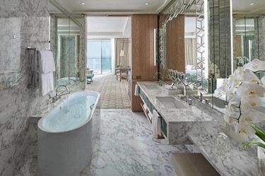 Club Deluxe Sea View Room
