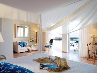 Bungalow Family 1st Row Suite Marin Bay Side Sea View