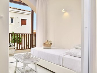 Family Room Junior Casa Marina Garden View