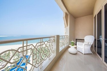 Tower Suite With Sea View &amp; Balcony - King