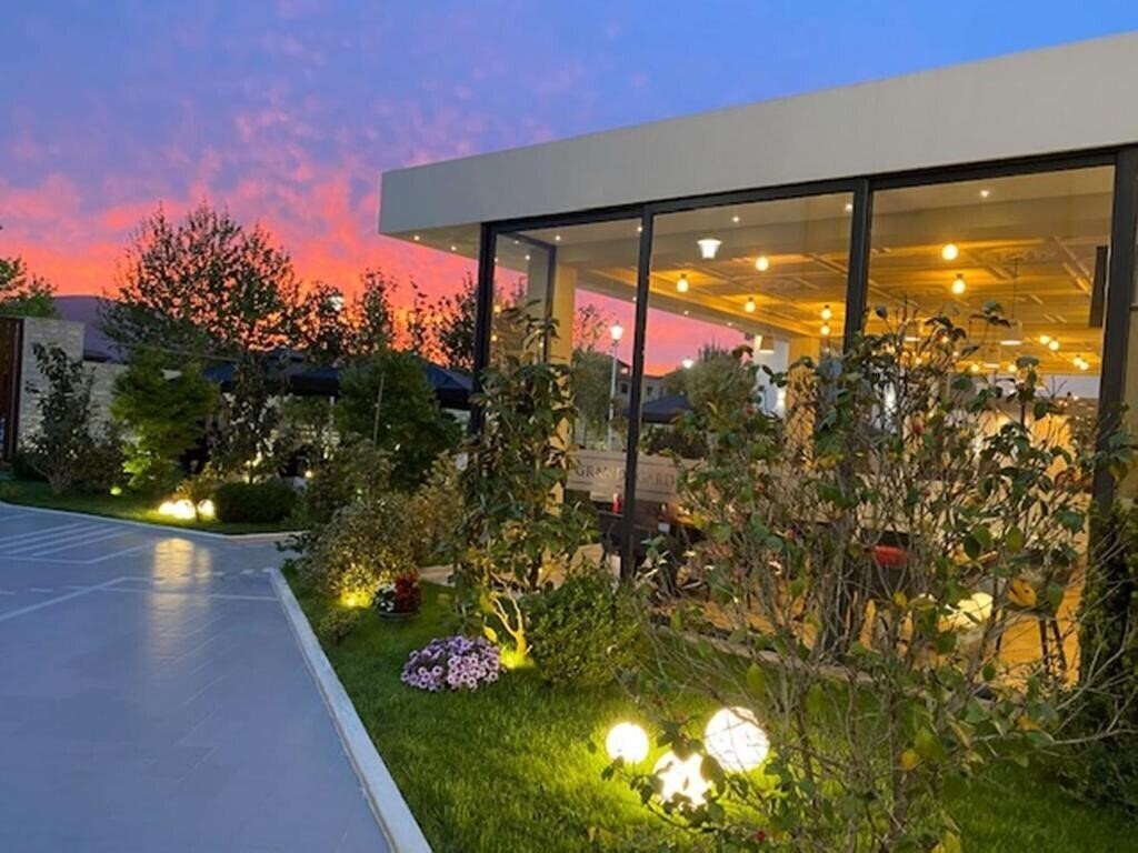 Фото Grand White City Hotel 4*