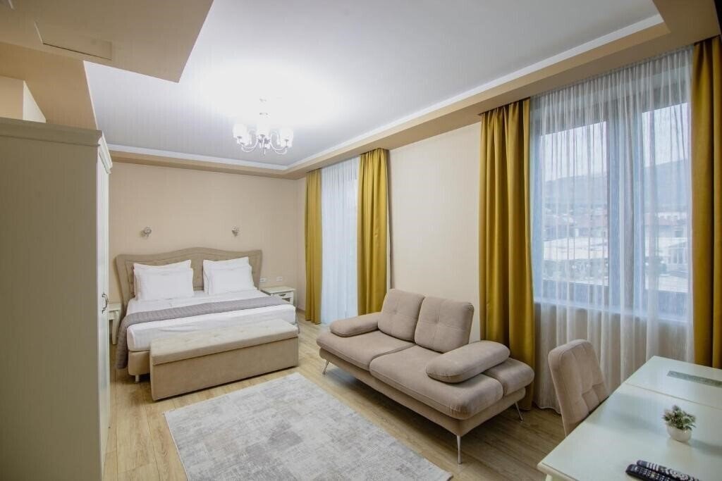 Фотографія Christi's Hotel Borova 4*