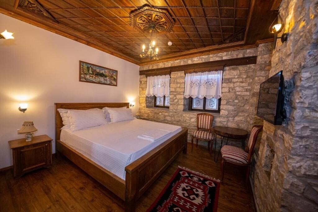 Фото Berat Castle Hotel 4*