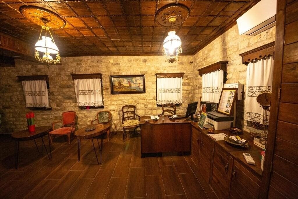 Изображение Berat Castle Hotel 4*