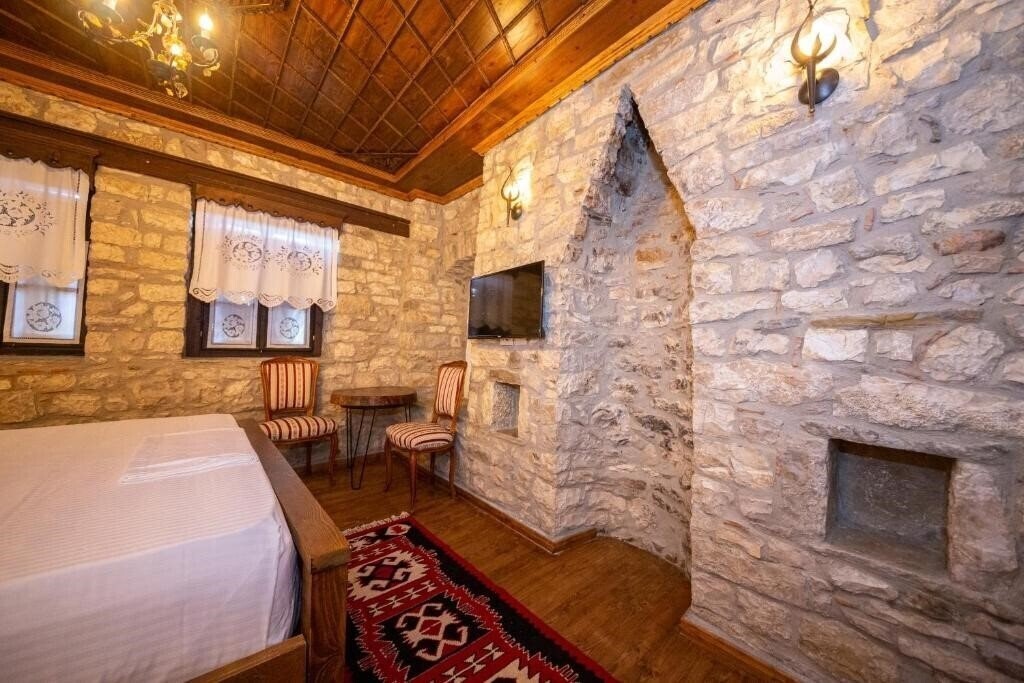 Картинка Berat Castle Hotel 4*