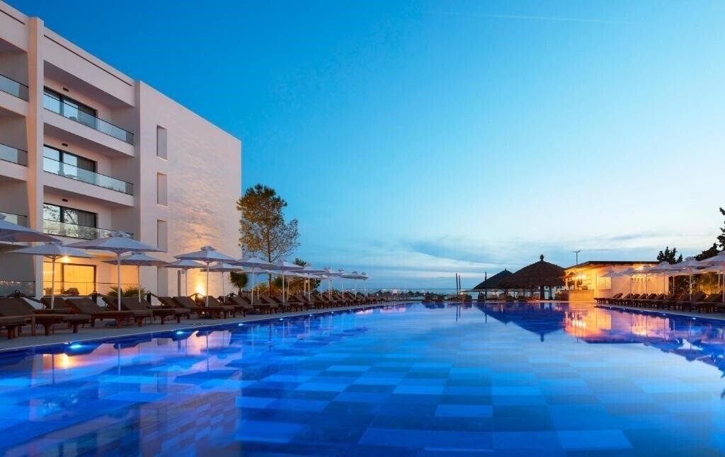 Фотографія Tropikal Resort 4*