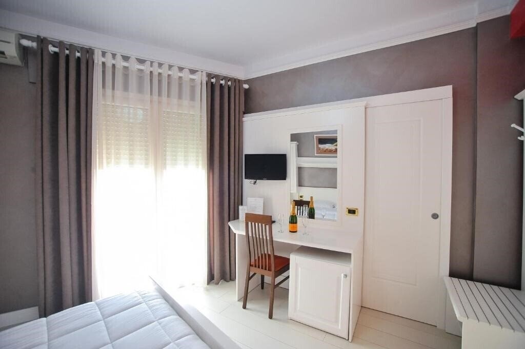 Фотографія Hotel Iliria International 4*