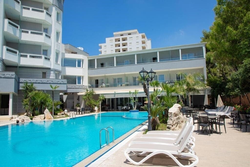 Фотографія Hotel Dyrrah 4*