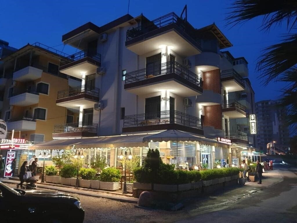 Готель Dollari 3*