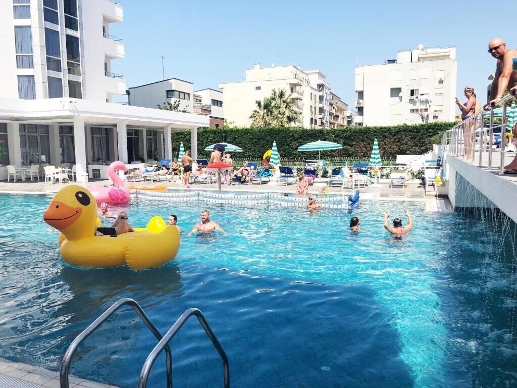 Отель Perandor Hotel (ex. Perandor Family Apartments) 4*