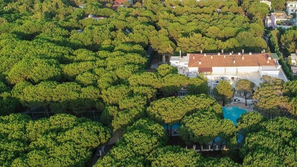 Отель Marea Resort 4*