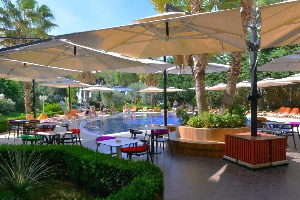 Картинка Sandy Beach Resort 4*