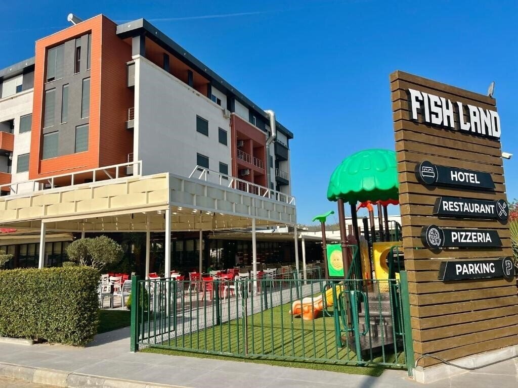 Готель Fish Land Hotel 3*