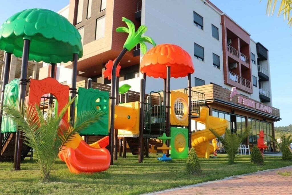 Фотографія Fish Land Hotel 3*