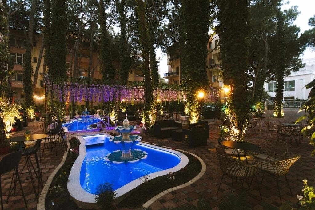 Фотография Mali i Robit Hotel & Camping 3*