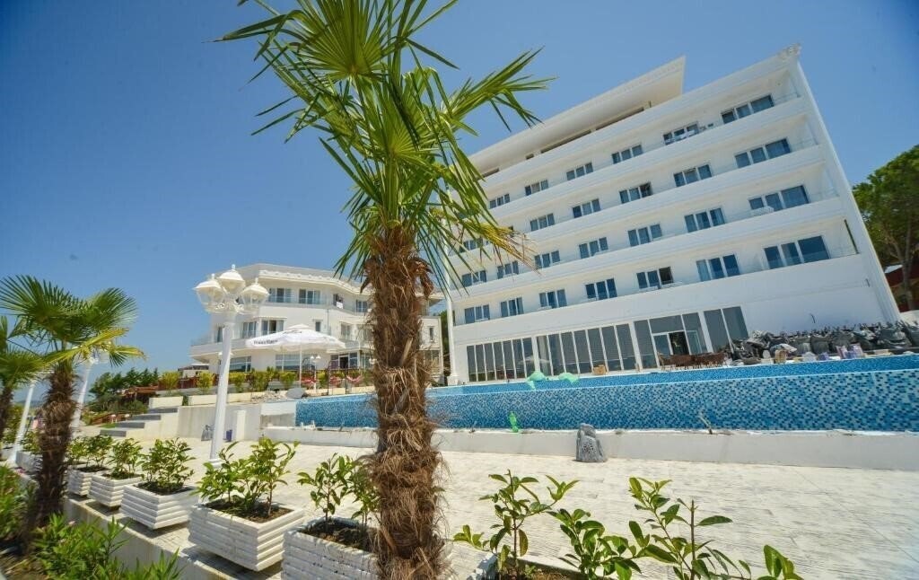 Готель Elesio 4*