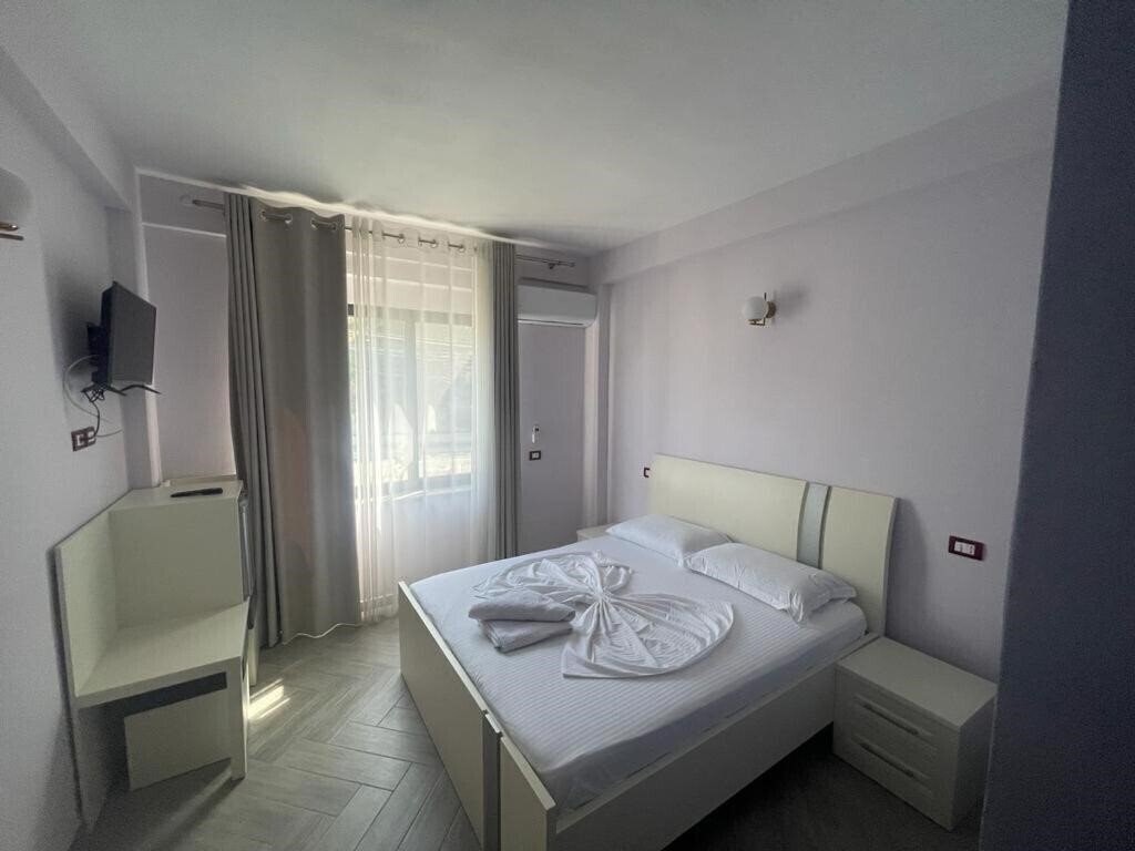 Готель Hotel Ferrara 3*