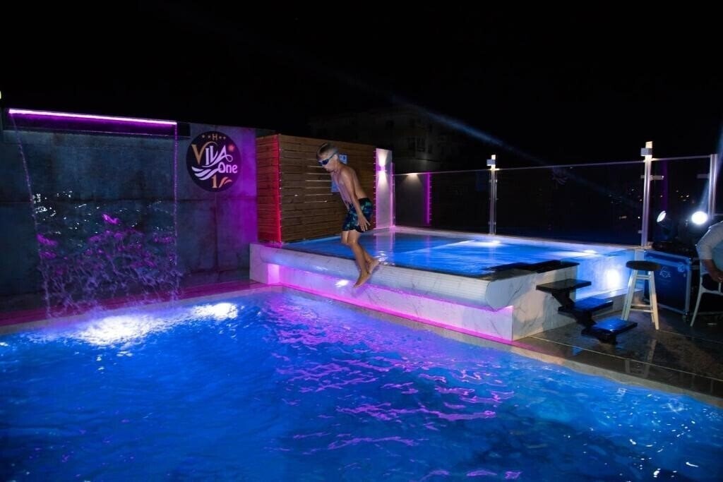 Готель Vila One Beach Hotel 4*
