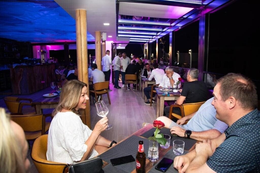 Фотографія Vila One Beach Hotel 4*