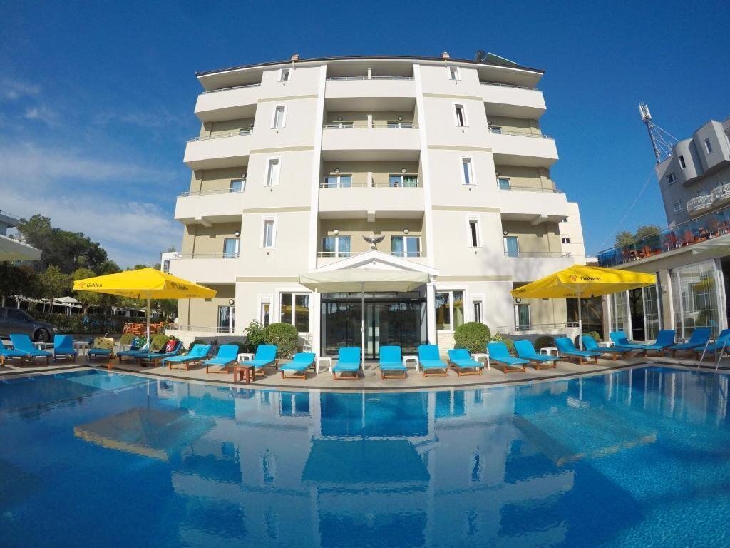 Готель Korabi Hotel 3*