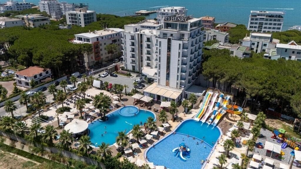 Готель Henry Resort & Spa 5*
