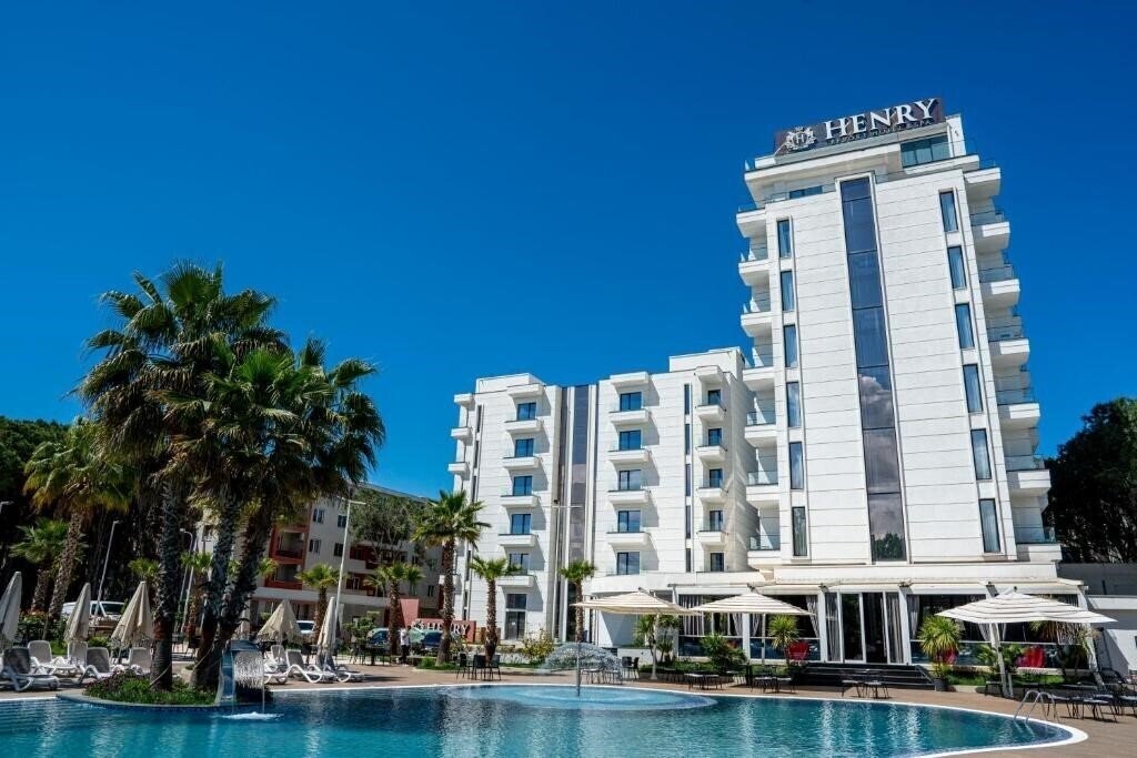 Готель Henry Resort & Spa 5*