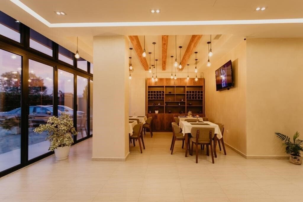 Отель Hotel Miki 4*