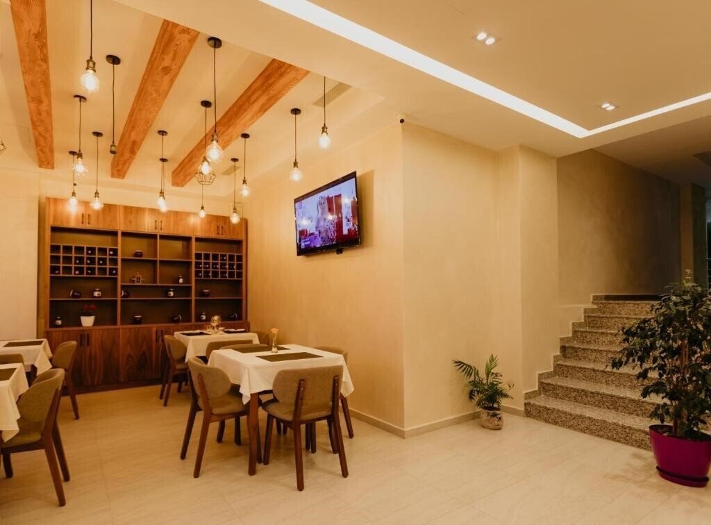 Фото Hotel Miki 4*